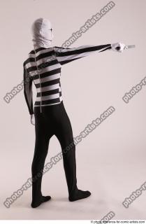 07 2019 01 JIRKA MORPHSUIT WITH GUN